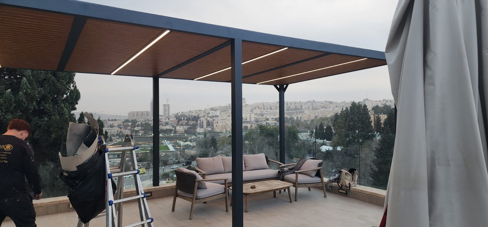 פרגולה בירושלים בפנטהאוז